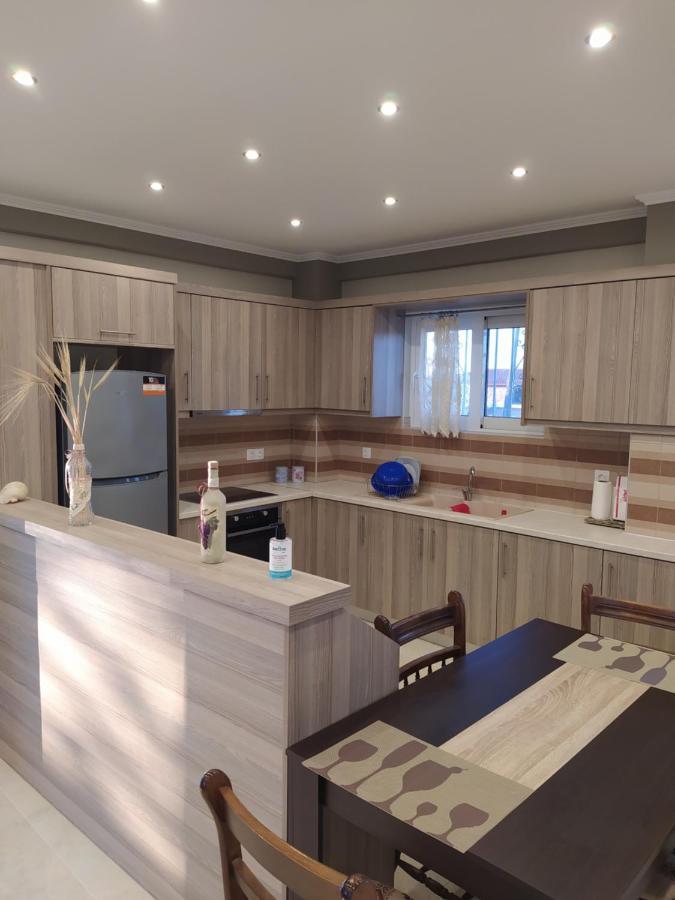 Just Constructed! Villa Gastuni Екстериор снимка