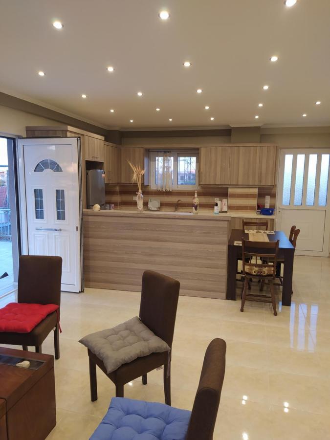 Just Constructed! Villa Gastuni Екстериор снимка